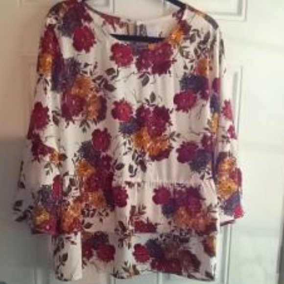 Ruffle and Bell Sleeves Flower print blouse - Picture 1 of 5